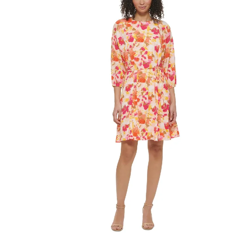 Women's Clothes And Apparel Jessica Howard Womens Petites Crepe Floral Fit & Flare Dress